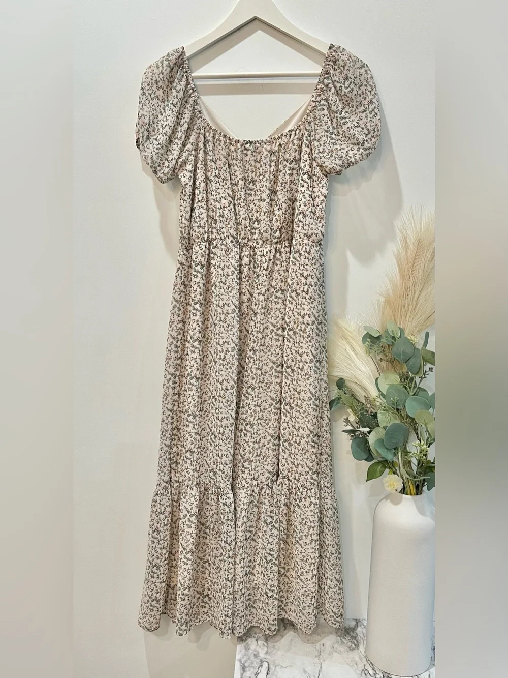 Mimi Chica Cream Floral Puff-Sleeve Midi Dress